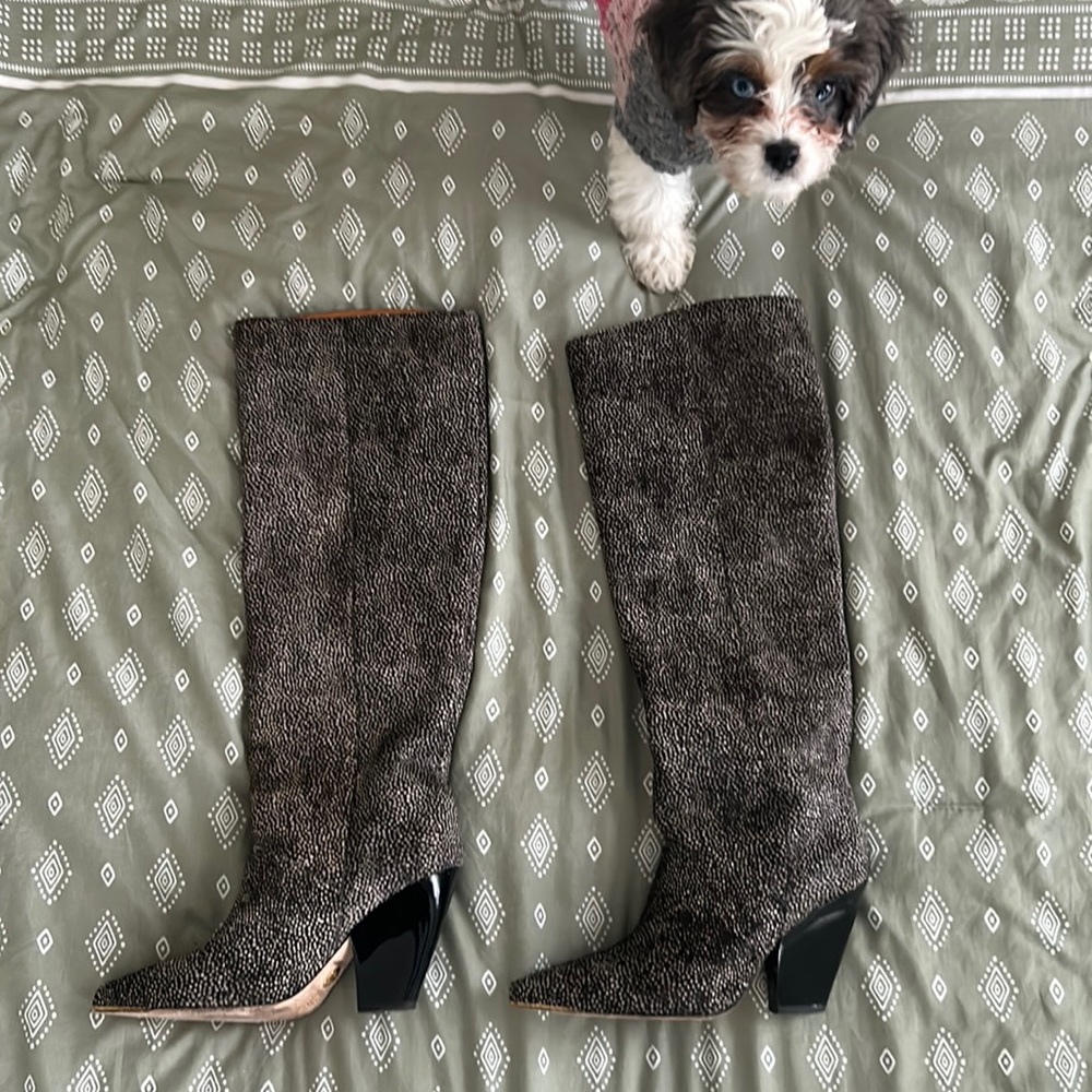 Gorgeous Tory boots